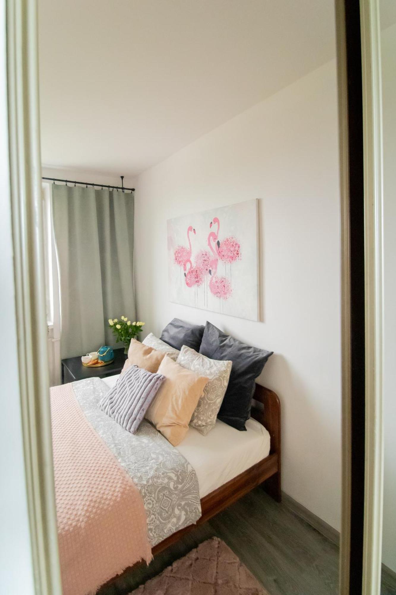 Piotrapartments - Daleka Cozy Train&Airport Apartment Варшава Экстерьер фото