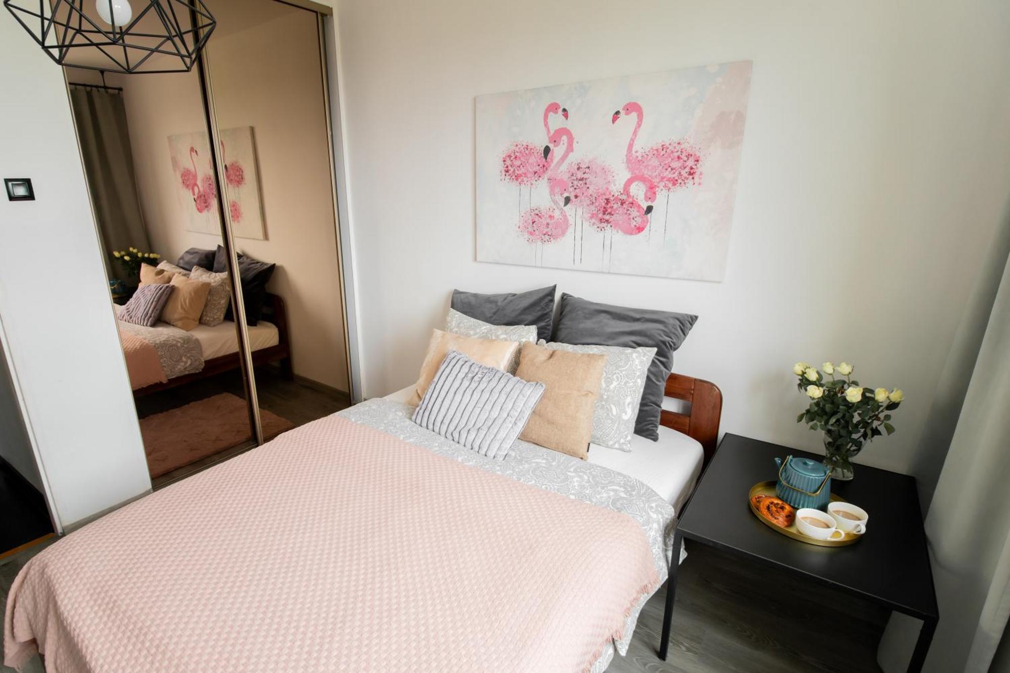 Piotrapartments - Daleka Cozy Train&Airport Apartment Варшава Экстерьер фото