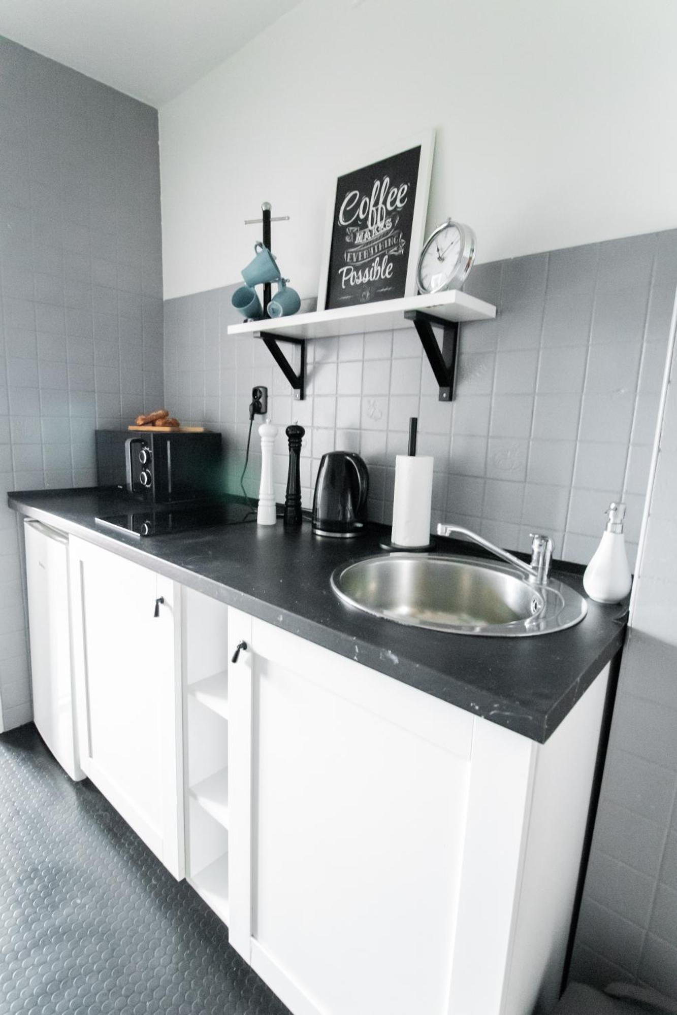 Piotrapartments - Daleka Cozy Train&Airport Apartment Варшава Экстерьер фото