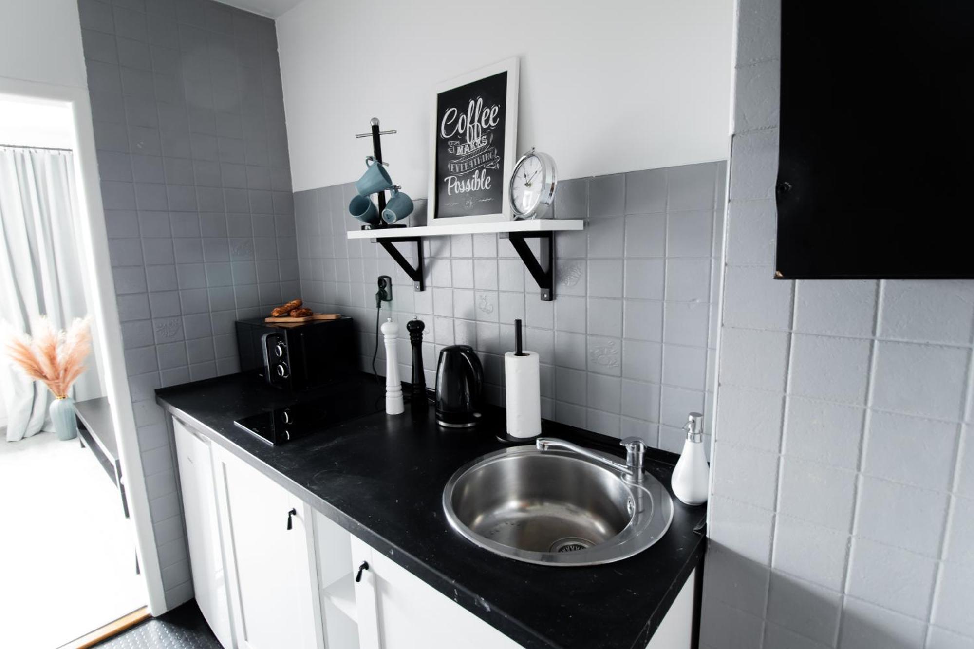 Piotrapartments - Daleka Cozy Train&Airport Apartment Варшава Экстерьер фото