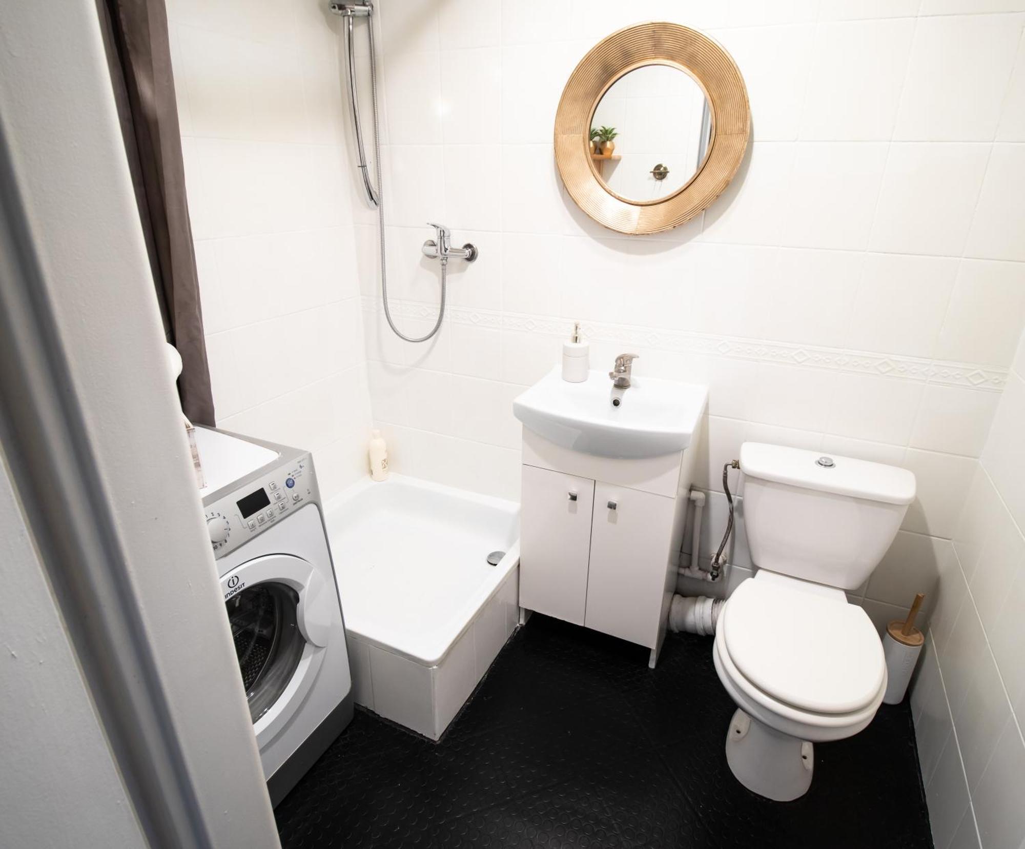 Piotrapartments - Daleka Cozy Train&Airport Apartment Варшава Экстерьер фото