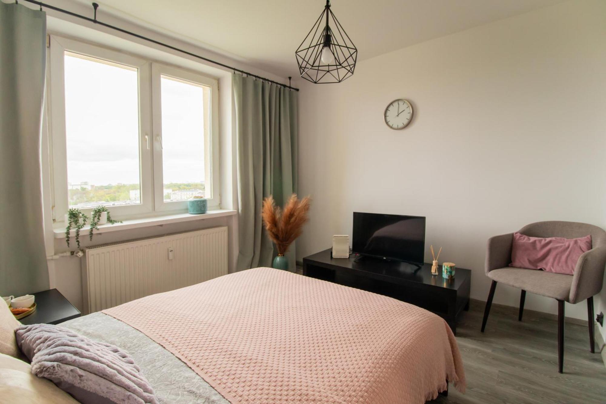 Piotrapartments - Daleka Cozy Train&Airport Apartment Варшава Экстерьер фото