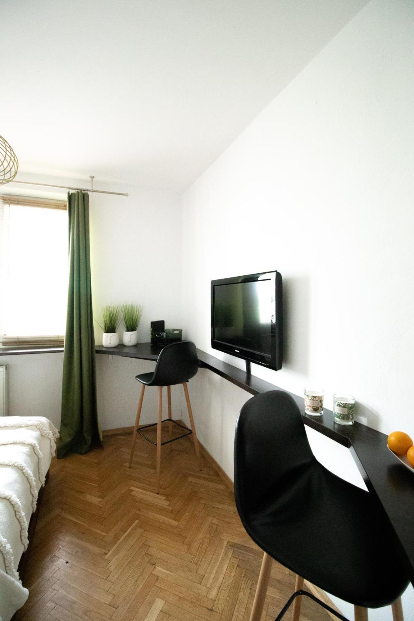 Piotrapartments - Daleka Cozy Train&Airport Apartment Варшава Экстерьер фото