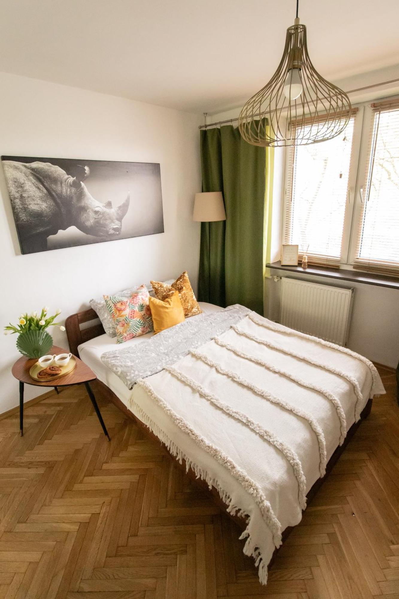 Piotrapartments - Daleka Cozy Train&Airport Apartment Варшава Экстерьер фото