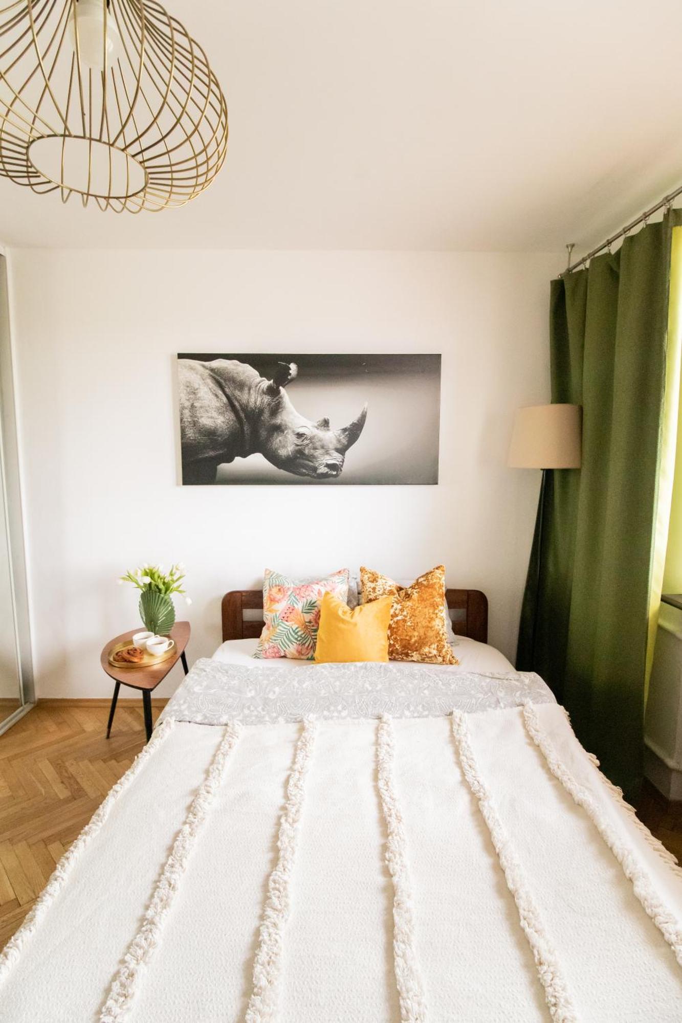 Piotrapartments - Daleka Cozy Train&Airport Apartment Варшава Экстерьер фото